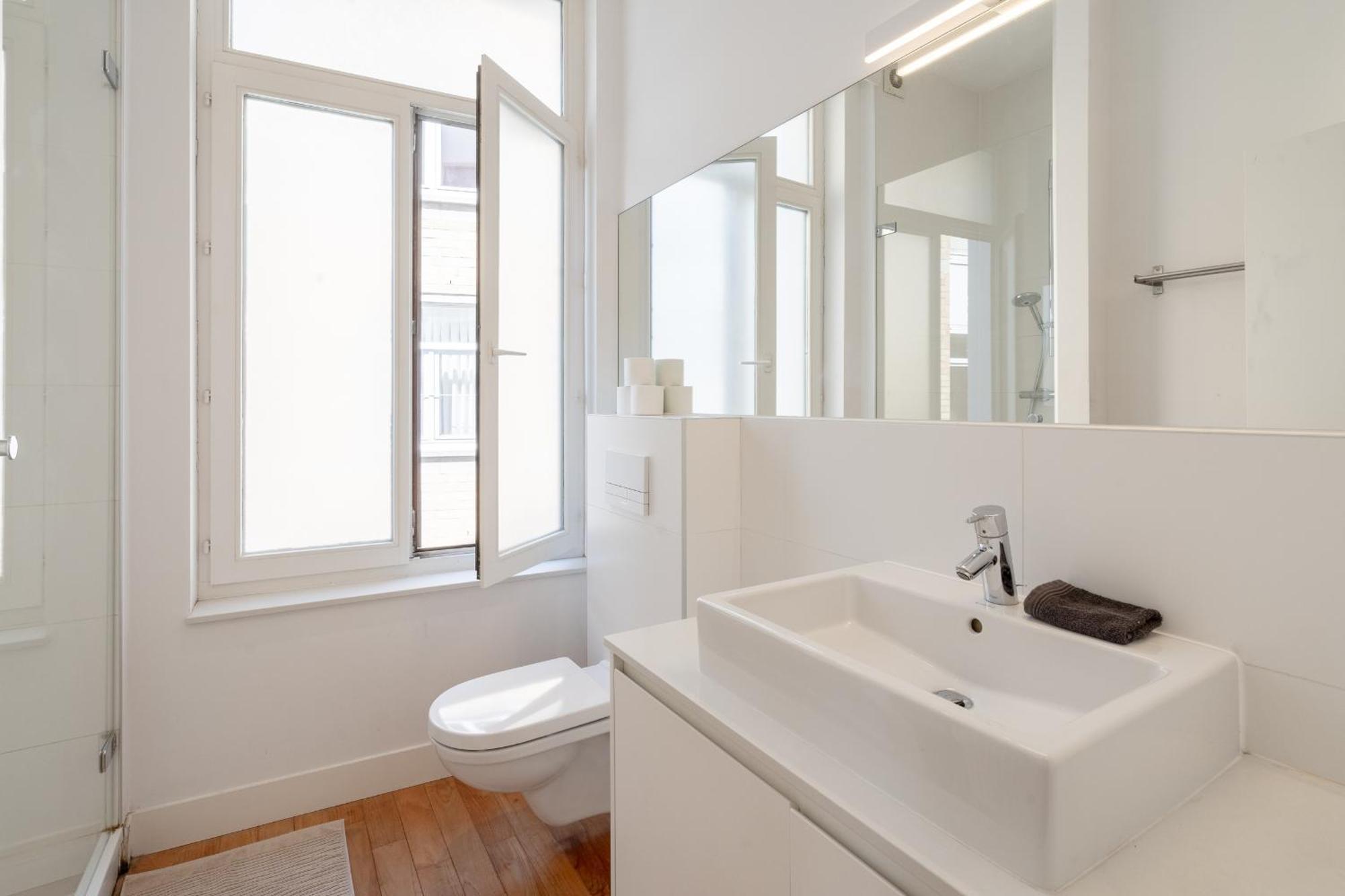 Beautiful Modern Apartment In The Heart Of Antuérpia Exterior foto