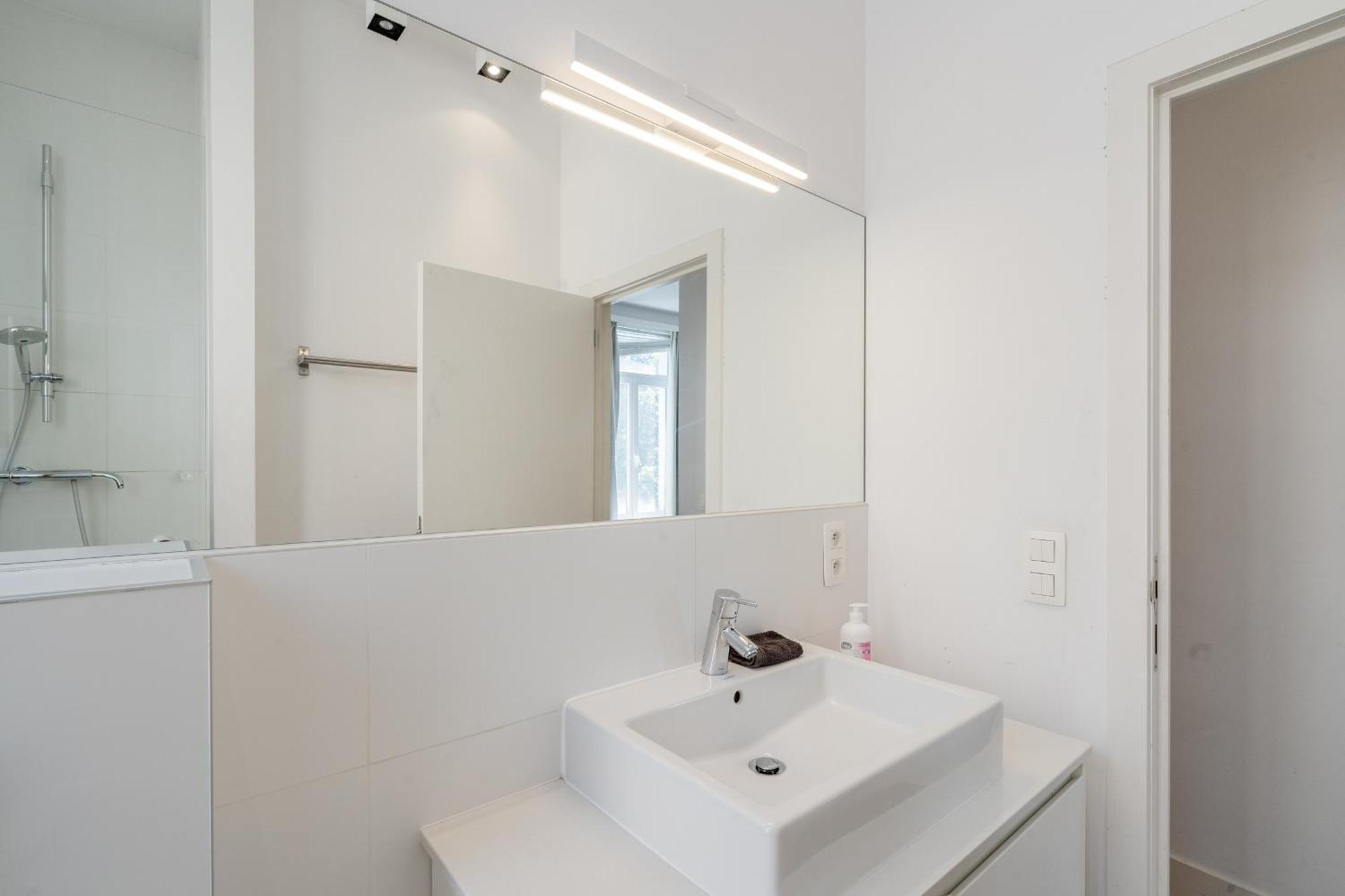 Beautiful Modern Apartment In The Heart Of Antuérpia Exterior foto